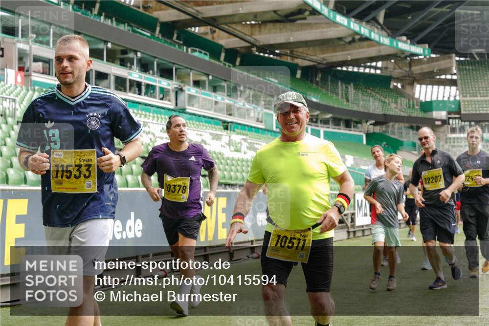 13.09.2026 - 21. swb-Marathon Bremen Michael Burmester http://msf.ph/oto/10415594 13.09.2026 10:41:43 Laufen im Stadion 10148, 10155, 10163, 10213, 10247, 10313, 10321, 10330, 10354, 10395, 10396, 10399, 10406, 10414, 10417, 10419, 10422, 10424, 10435, 10455, 10461, 10462, 10483, 10490, 10519, 10527, 10545, 10546, 10547, 10582, 10586, 10611, 10644, 10665, 10694, 10705, 10706, 10719, 10722, 10766, 10768, 10776, 10804, 10854, 10859, 10889, 10909, 10963, 10977, 11027, 11043, 11048, 11078, 11084, 11085, 11090, 11097, 11098, 11140, 11192 meine-sportfotos.de