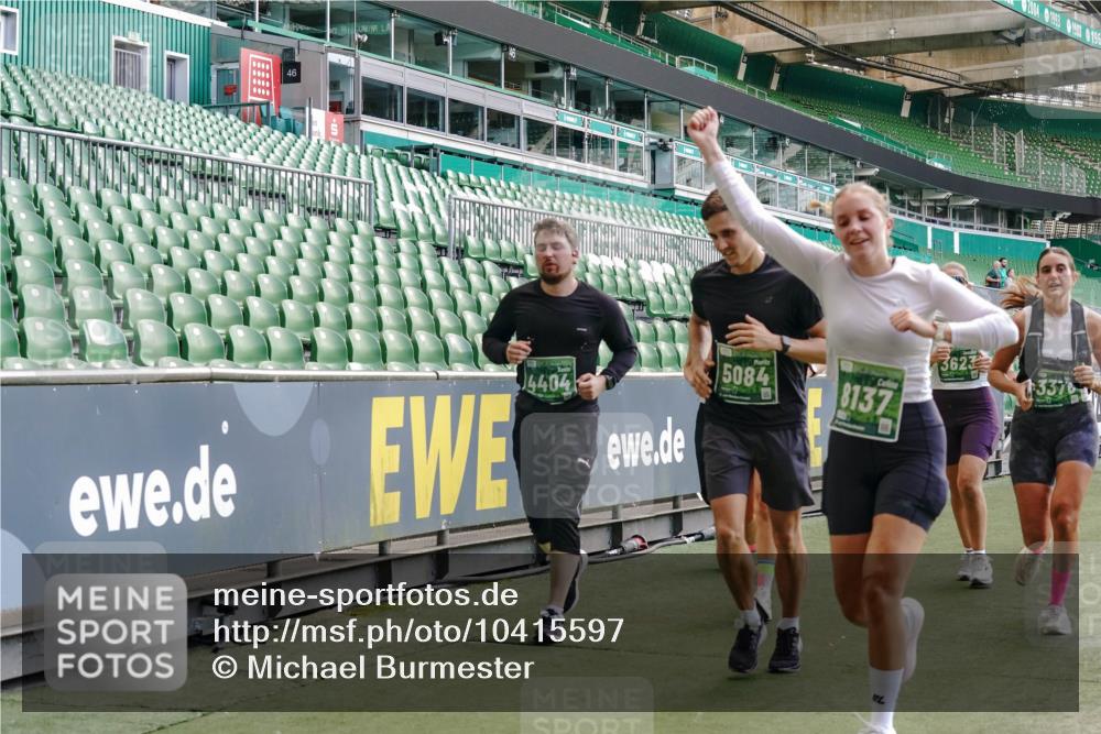 13.09.2026 - 21. swb-Marathon Bremen Michael Burmester http://msf.ph/oto/10415597 13.09.2026 13:19:22 Laufen im Stadion 333, 404, 464, 486, 512, 546, 732, 753, 837, 921, 938, 1066, 1156, 1431, 1506, 1756, 1765, 1815, 1844, 1868, 1916, 2028, 2056, 2123, 2137, 2224, 2240, 2294, 2315, 2357, 2358, 2453, 2533, 2557, 2563, 2614, 2622, 2626, 2689, 2694, 2702, 2703, 2722, 2756, 2786, 2843, 2845, 2849, 2857, 2879, 2880, 2893, 2944, 2983, 2999, 3031, 3046, 3059, 3072, 3096, 3100, 3116, 3146, 3189, 3198, 3210, 3243, 3263, 3285, 3287, 3310, 3315, 3476, 3537, 3619, 3633, 3740, 3879, 4478 meine-sportfotos.de