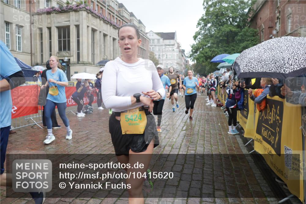 13.09.2026 - Kiel Lauf Yannick Fuchs http://msf.ph/oto/10415620 13.09.2026 10:47:37 Ziel 335, 365, 917, 1944, 3306, 3512, 3565, 3745, 4077, 4096, 4149, 4187, 5239, 5573, 5787, 5980, 6005, 6235, 6384, 6792, 6940, 6946, 6949, 6978, 7632, 8309, 9104, 9643, 9946, 9959, 10115, 10651, 10720, 11271, 11382, 11724, 12377, 12498, 116, 365, 816, 821, 1107, 1280, 1367, 1563, 1674, 1803, 2000, 2183, 2185, 2429, 2713, 2947, 3064, 3136, 3183, 3463, 3745, 4070, 4149, 4150, 4187, 4380, 4450, 4531, 4773, 4789, 5089, 5195, 5424, 5505, 5649, 5914, 6142, 6742, 6981, 7288, 8058, 85 meine-sportfotos.de