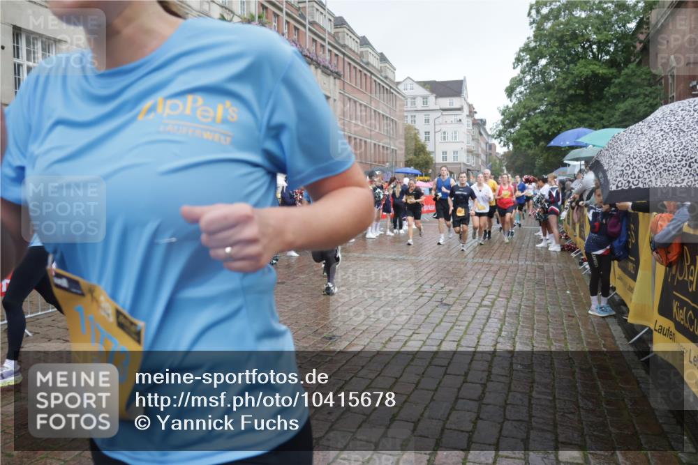 13.09.2026 - Kiel Lauf Yannick Fuchs http://msf.ph/oto/10415678 13.09.2026 10:47:40 Ziel 335, 1944, 3306, 3565, 4077, 4096, 4425, 4583, 5573, 5787, 5980, 6005, 6036, 6384, 6904, 6940, 6946, 6949, 6978, 7632, 9104, 9643, 9946, 10651, 10720, 11271, 11382, 11705, 11724, 12377, 12498, 12593, 116, 365, 821, 917, 1107, 1280, 1367, 1563, 1674, 1803, 2000, 2183, 2185, 2429, 2713, 2947, 3064, 3136, 3183, 3306, 3463, 3512, 3745, 4070, 4149, 4150, 4187, 4380, 4450, 4531, 4773, 4789, 5089, 5195, 5239, 5505, 5573, 5649, 5914, 6142, 6235, 6792, 6981, 7288, 8058, 85 meine-sportfotos.de