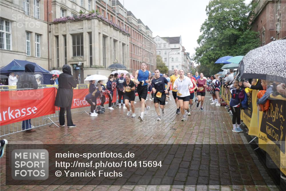 13.09.2026 - Kiel Lauf Yannick Fuchs http://msf.ph/oto/10415694 13.09.2026 10:47:42 Ziel 335, 1944, 3565, 4077, 4096, 4425, 4583, 5787, 5980, 6005, 6036, 6384, 6904, 6946, 6949, 6978, 7001, 7632, 8387, 9104, 9643, 9946, 10651, 11382, 11705, 11724, 12377, 12498, 12593, 116, 365, 821, 917, 1107, 1280, 1367, 1803, 2000, 2183, 2185, 2429, 2713, 2947, 3064, 3136, 3183, 3306, 3463, 3512, 3745, 4070, 4149, 4150, 4187, 4380, 4450, 4531, 4773, 4789, 5089, 5195, 5239, 5505, 5573, 5649, 5914, 6005, 6142, 6235, 6792, 6940, 6981, 7288, 8058, 85 meine-sportfotos.de