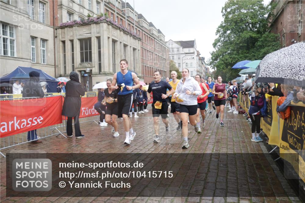 13.09.2026 - Kiel Lauf Yannick Fuchs http://msf.ph/oto/10415715 13.09.2026 10:47:43 Ziel 335, 1944, 3565, 3682, 4077, 4096, 4425, 4583, 5787, 5980, 6036, 6384, 6904, 6946, 6949, 6967, 6978, 7001, 7632, 8387, 9076, 9104, 9643, 10651, 11382, 11705, 11724, 12377, 12498, 12593, 116, 365, 821, 917, 1107, 1280, 1367, 1803, 2000, 2183, 2185, 2429, 2713, 2947, 3064, 3136, 3183, 3306, 3463, 3512, 3565, 3745, 4070, 4149, 4150, 4187, 4380, 4450, 4531, 4773, 4789, 5195, 5239, 5505, 5573, 5649, 5914, 5980, 6005, 6142, 6235, 6792, 6940, 6981, 7288, 7632, 8058, 85 meine-sportfotos.de