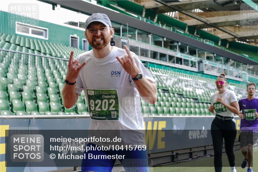 13.09.2026 - 21. swb-Marathon Bremen Michael Burmester http://msf.ph/oto/10415769 13.09.2026 13:19:27 Laufen im Stadion 333, 404, 464, 486, 512, 546, 732, 753, 921, 938, 1066, 1129, 1156, 1431, 1506, 1756, 1765, 1815, 1844, 1868, 1916, 2028, 2056, 2123, 2137, 2224, 2240, 2294, 2315, 2357, 2358, 2453, 2533, 2557, 2563, 2614, 2622, 2626, 2689, 2694, 2695, 2702, 2703, 2722, 2756, 2786, 2843, 2845, 2849, 2857, 2879, 2880, 2944, 2983, 2999, 3031, 3046, 3059, 3072, 3096, 3100, 3116, 3146, 3189, 3198, 3243, 3263, 3285, 3287, 3310, 3315, 3476, 3537, 3619, 3633, 3740, 3879, 4478 meine-sportfotos.de