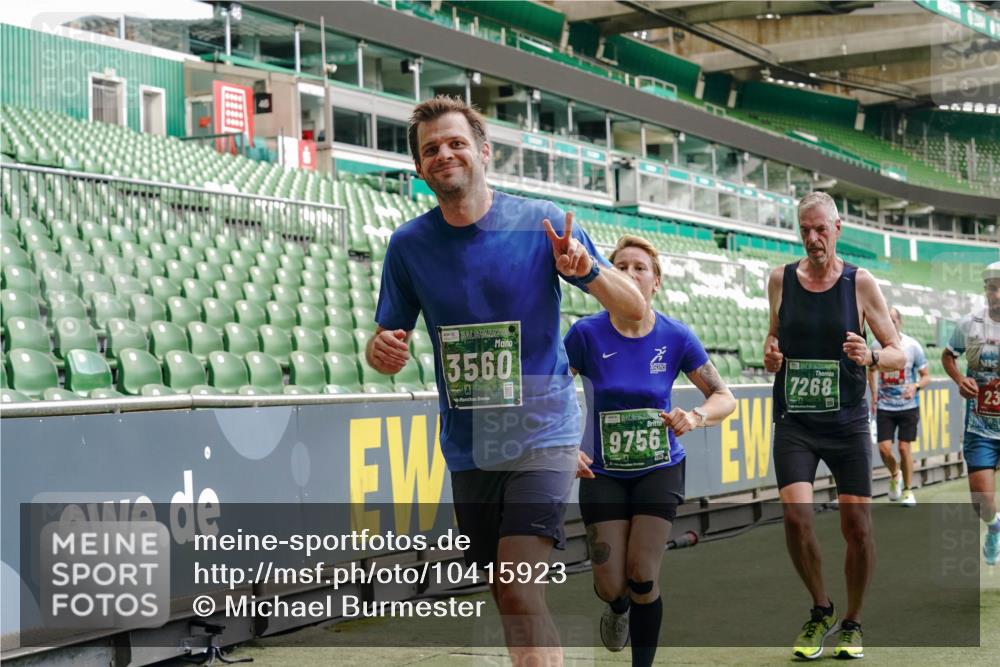 13.09.2026 - 21. swb-Marathon Bremen Michael Burmester http://msf.ph/oto/10415923 13.09.2026 12:58:11 Laufen im Stadion 141, 148, 334, 511, 672, 769, 776, 789, 790, 857, 909, 1010, 1119, 1191, 1199, 1254, 1281, 1535, 1601, 1642, 1647, 1752, 1809, 1881, 1900, 1931, 1933, 2046, 2051, 2075, 2324, 2343, 2367, 2371, 2397, 2402, 2423, 2425, 2493, 2577, 2634, 2640, 2671, 2771, 2807, 2903, 2904, 3021, 3051, 3078, 3120, 3138, 3148, 3182, 3186, 3319, 3338, 3435, 3450, 3458, 3514, 3534, 3560, 3634, 3655, 3685, 3690, 3695, 3760, 3813, 3866, 3933, 3939, 4101, 4316, 4319, 205 meine-sportfotos.de