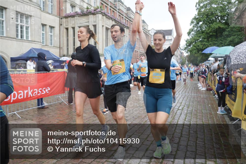 13.09.2026 - Kiel Lauf Yannick Fuchs http://msf.ph/oto/10415930 13.09.2026 10:47:55 Ziel 596, 696, 708, 995, 1059, 1586, 2625, 3682, 3715, 4425, 4713, 5240, 5747, 6507, 6778, 6967, 7001, 7104, 8387, 9076, 9915, 10634, 11603, 11829, 12510, 12758, 335, 365, 917, 1280, 1944, 2183, 3064, 3136, 3306, 3512, 3565, 3745, 4070, 4077, 4096, 4149, 4150, 4187, 4425, 4450, 4531, 4583, 5239, 5505, 5573, 5787, 5980, 6005, 6036, 6235, 6384, 6792, 6904, 6940, 6946, 6949, 6978, 6981, 7288, 7632, 8058, 9104, 10651, 11705, 11724, 12593, 960, 1644, 2097, 2253, 2183 meine-sportfotos.de