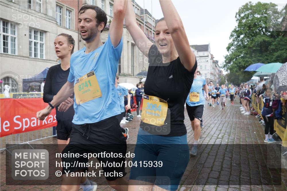 13.09.2026 - Kiel Lauf Yannick Fuchs http://msf.ph/oto/10415939 13.09.2026 10:47:55 Ziel 596, 696, 708, 995, 1059, 1586, 2625, 3682, 3715, 4425, 4713, 5240, 5747, 6507, 6778, 6967, 7001, 7104, 8387, 9076, 9915, 10634, 11603, 11829, 12510, 12758, 335, 365, 917, 1280, 1944, 2183, 3064, 3136, 3306, 3512, 3565, 3745, 4070, 4077, 4096, 4149, 4150, 4187, 4425, 4450, 4531, 4583, 5239, 5505, 5573, 5787, 5980, 6005, 6036, 6235, 6384, 6792, 6904, 6940, 6946, 6949, 6978, 6981, 7288, 7632, 8058, 9104, 10651, 11705, 11724, 12593, 960, 1644, 2097, 2253, 2183 meine-sportfotos.de