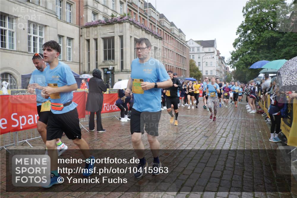 13.09.2026 - Kiel Lauf Yannick Fuchs http://msf.ph/oto/10415963 13.09.2026 10:47:57 Ziel 596, 696, 708, 995, 1059, 1273, 1586, 2625, 3682, 3715, 4713, 5240, 5747, 6418, 6507, 6778, 6967, 7001, 7104, 7668, 8387, 9076, 9915, 10634, 11098, 11603, 11829, 12510, 12758, 335, 365, 917, 1280, 1944, 2183, 3306, 3512, 3565, 3745, 4070, 4077, 4096, 4149, 4187, 4425, 4450, 4531, 4583, 5239, 5573, 5787, 5980, 6005, 6036, 6235, 6384, 6792, 6904, 6940, 6946, 6949, 6978, 7001, 7632, 8058, 8387, 9104, 10651, 11705, 11724, 12593, 960, 1644, 2097, 2253, 2183 meine-sportfotos.de