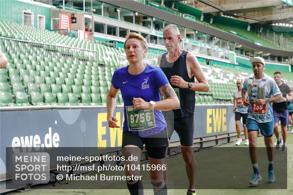 13.09.2026 - 21. swb-Marathon Bremen Michael Burmester http://msf.ph/oto/10415966 13.09.2026 12:58:12 Laufen im Stadion 141, 148, 334, 511, 672, 769, 776, 789, 790, 857, 909, 1010, 1119, 1191, 1199, 1254, 1281, 1535, 1601, 1642, 1647, 1752, 1809, 1881, 1900, 1931, 1933, 2046, 2051, 2075, 2324, 2343, 2367, 2371, 2397, 2402, 2423, 2425, 2493, 2577, 2640, 2671, 2771, 2807, 2903, 2904, 3021, 3051, 3078, 3120, 3138, 3148, 3182, 3186, 3319, 3338, 3435, 3450, 3458, 3514, 3534, 3560, 3634, 3655, 3685, 3690, 3695, 3760, 3813, 3866, 3933, 3939, 4101, 4316, 4319, 205 meine-sportfotos.de