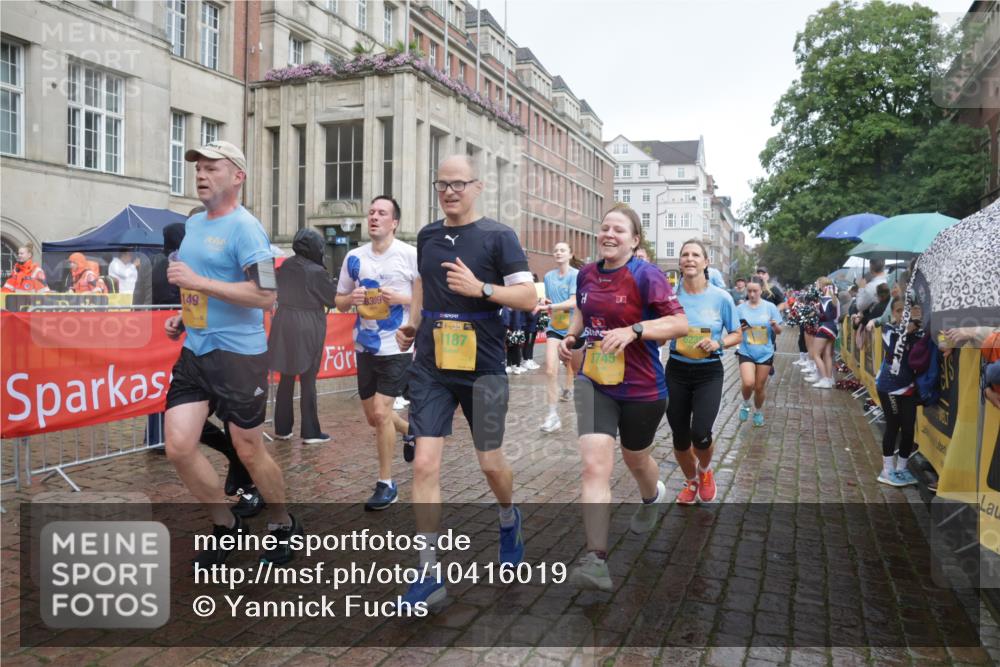 13.09.2026 - Kiel Lauf Yannick Fuchs http://msf.ph/oto/10416019 13.09.2026 10:48:01 Ziel 596, 696, 995, 1059, 1273, 1586, 2625, 2712, 3012, 3014, 3715, 4713, 4720, 5747, 6418, 6507, 7104, 7212, 7668, 8737, 9915, 10634, 10933, 11098, 11596, 11603, 11829, 12758, 335, 365, 708, 917, 1944, 3306, 3512, 3565, 3682, 3745, 4070, 4077, 4096, 4149, 4187, 4425, 4583, 5239, 5240, 5573, 5747, 5787, 5980, 6005, 6036, 6235, 6384, 6778, 6792, 6904, 6940, 6946, 6949, 6967, 6978, 7001, 7632, 8387, 9076, 9104, 10651, 11705, 11724, 12593, 199, 960, 1644, 2097, 2253, 2183, 4070 meine-sportfotos.de