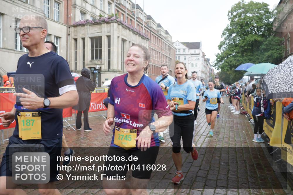 13.09.2026 - Kiel Lauf Yannick Fuchs http://msf.ph/oto/10416028 13.09.2026 10:48:01 Ziel 596, 696, 995, 1059, 1273, 1586, 2625, 2712, 3012, 3014, 3715, 4713, 4720, 5747, 6418, 6507, 7104, 7212, 7668, 8737, 9915, 10634, 10933, 11098, 11596, 11603, 11829, 12758, 335, 365, 708, 917, 1944, 3306, 3512, 3565, 3682, 3745, 4070, 4077, 4096, 4149, 4187, 4425, 4583, 5239, 5240, 5573, 5747, 5787, 5980, 6005, 6036, 6235, 6384, 6778, 6792, 6904, 6940, 6946, 6949, 6967, 6978, 7001, 7632, 8387, 9076, 9104, 10651, 11705, 11724, 12593, 199, 960, 1644, 2097, 2253, 2183, 4070 meine-sportfotos.de
