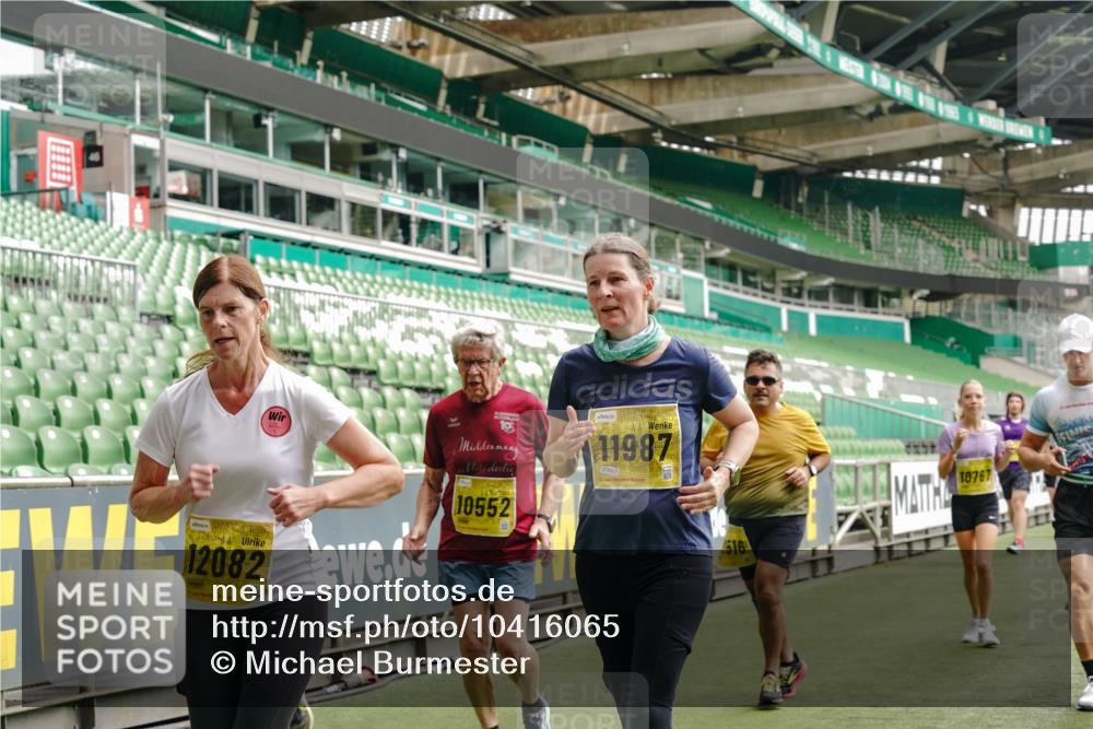 13.09.2026 - 21. swb-Marathon Bremen Michael Burmester http://msf.ph/oto/10416065 13.09.2026 10:42:00 Laufen im Stadion 10148, 10155, 10163, 10247, 10303, 10313, 10330, 10354, 10395, 10396, 10399, 10414, 10419, 10422, 10461, 10462, 10483, 10490, 10491, 10519, 10527, 10545, 10546, 10547, 10586, 10611, 10644, 10665, 10694, 10705, 10706, 10719, 10722, 10752, 10766, 10768, 10773, 10776, 10804, 10854, 10859, 10880, 10889, 10909, 10963, 10977, 11026, 11027, 11041, 11043, 11048, 11078, 11084, 11085, 11090, 11097, 11098, 11140, 11192 meine-sportfotos.de
