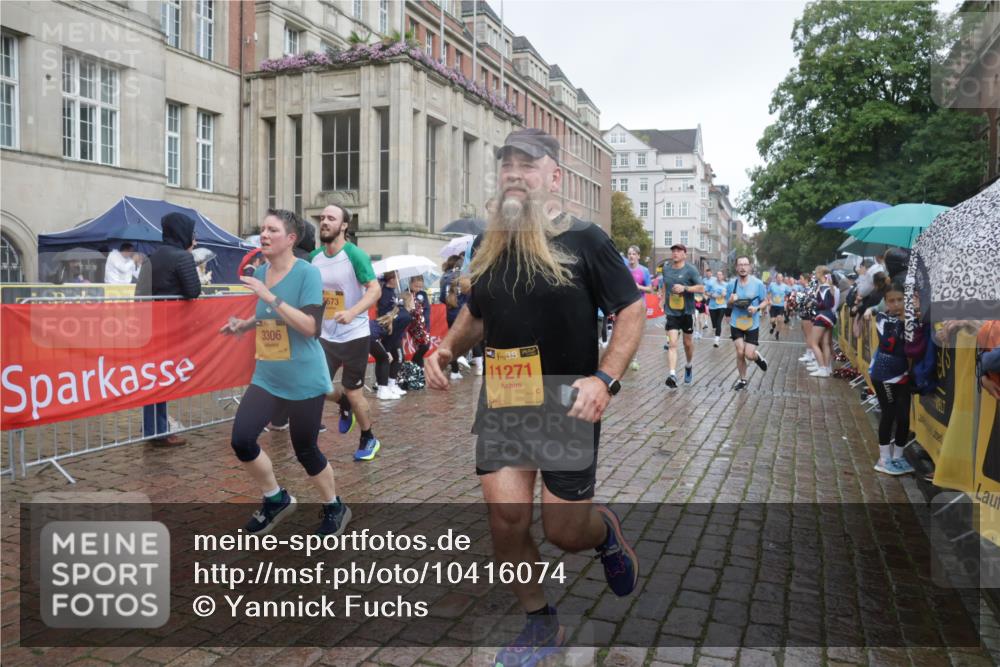 13.09.2026 - Kiel Lauf Yannick Fuchs http://msf.ph/oto/10416074 13.09.2026 10:48:04 Ziel 596, 960, 995, 1273, 1586, 1595, 2625, 2712, 3012, 3014, 3715, 4720, 4896, 6418, 6507, 7104, 7212, 7668, 8737, 9915, 10634, 10933, 11098, 11596, 11718, 335, 696, 708, 1059, 1944, 3306, 3512, 3565, 3682, 4077, 4096, 4425, 4583, 4713, 5239, 5240, 5573, 5747, 5787, 5980, 6005, 6036, 6384, 6778, 6904, 6940, 6946, 6949, 6967, 6978, 7001, 7632, 8387, 9076, 9104, 10651, 11705, 11724, 12593, 199, 1564, 1644, 2097, 2253, 2183, 4070 meine-sportfotos.de