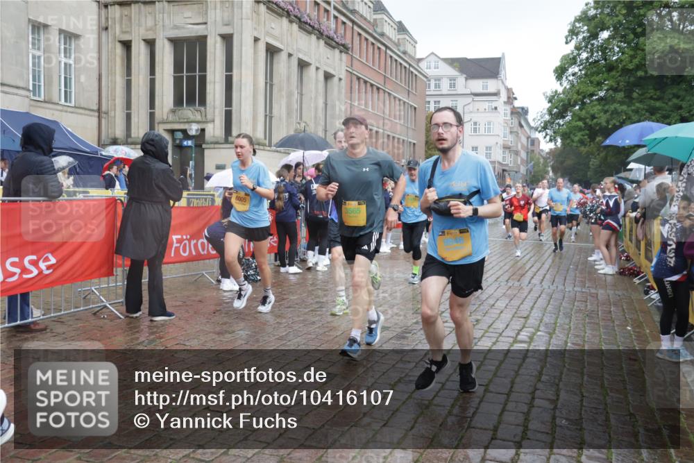 13.09.2026 - Kiel Lauf Yannick Fuchs http://msf.ph/oto/10416107 13.09.2026 10:48:06 Ziel 596, 960, 995, 1273, 1586, 1595, 1644, 2625, 2712, 3012, 3014, 4553, 4720, 4896, 6418, 6507, 6760, 7104, 7212, 7668, 8737, 9915, 10634, 10672, 10933, 11098, 11596, 11718, 335, 696, 708, 1059, 1944, 3565, 3682, 3715, 4077, 4096, 4425, 4583, 4713, 5240, 5747, 5787, 5980, 6005, 6036, 6384, 6778, 6904, 6940, 6946, 6949, 6967, 6978, 7001, 7632, 8387, 9076, 9104, 9915, 10651, 11705, 11724, 12593, 199, 473, 854, 1161, 1564, 2097, 2253, 4070 meine-sportfotos.de