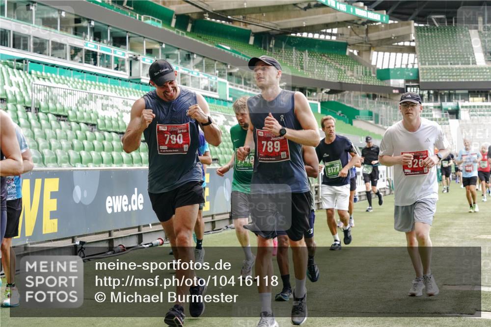 13.09.2026 - 21. swb-Marathon Bremen Michael Burmester http://msf.ph/oto/10416118 13.09.2026 12:58:16 Laufen im Stadion 141, 148, 226, 334, 511, 672, 769, 776, 789, 790, 857, 909, 972, 1010, 1119, 1191, 1199, 1254, 1281, 1535, 1642, 1647, 1752, 1809, 1881, 1900, 1931, 1933, 2046, 2051, 2075, 2324, 2343, 2367, 2371, 2397, 2402, 2423, 2425, 2493, 2577, 2640, 2771, 2807, 2885, 2903, 2904, 2979, 3021, 3051, 3078, 3098, 3120, 3138, 3148, 3182, 3186, 3233, 3319, 3338, 3435, 3450, 3458, 3514, 3534, 3560, 3634, 3655, 3685, 3690, 3695, 3760, 3866, 3933, 3934, 3939, 4101, 4316, 4319, 205 meine-sportfotos.de