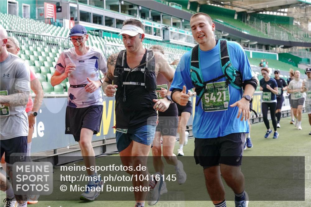 13.09.2026 - 21. swb-Marathon Bremen Michael Burmester http://msf.ph/oto/10416145 13.09.2026 13:19:38 Laufen im Stadion 333, 464, 486, 512, 546, 921, 938, 1066, 1129, 1156, 1409, 1431, 1446, 1506, 1697, 1756, 1765, 1815, 1916, 2010, 2028, 2064, 2123, 2137, 2224, 2240, 2294, 2315, 2349, 2453, 2501, 2533, 2557, 2563, 2614, 2622, 2626, 2689, 2694, 2695, 2702, 2703, 2722, 2756, 2786, 2843, 2845, 2857, 2879, 2944, 2983, 2999, 3017, 3018, 3031, 3035, 3037, 3046, 3059, 3072, 3096, 3100, 3116, 3139, 3189, 3198, 3243, 3263, 3264, 3285, 3287, 3310, 3315, 3619, 3740, 3879, 4478 meine-sportfotos.de