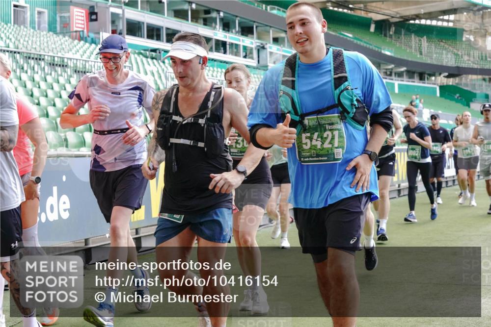 13.09.2026 - 21. swb-Marathon Bremen Michael Burmester http://msf.ph/oto/10416154 13.09.2026 13:19:38 Laufen im Stadion 333, 464, 486, 512, 546, 921, 938, 1066, 1129, 1156, 1409, 1431, 1446, 1506, 1697, 1756, 1765, 1815, 1916, 2010, 2028, 2064, 2123, 2137, 2224, 2240, 2294, 2315, 2349, 2453, 2501, 2533, 2557, 2563, 2614, 2622, 2626, 2689, 2694, 2695, 2702, 2703, 2722, 2756, 2786, 2843, 2845, 2857, 2879, 2944, 2983, 2999, 3017, 3018, 3031, 3035, 3037, 3046, 3059, 3072, 3096, 3100, 3116, 3139, 3189, 3198, 3243, 3263, 3264, 3285, 3287, 3310, 3315, 3619, 3740, 3879, 4478 meine-sportfotos.de