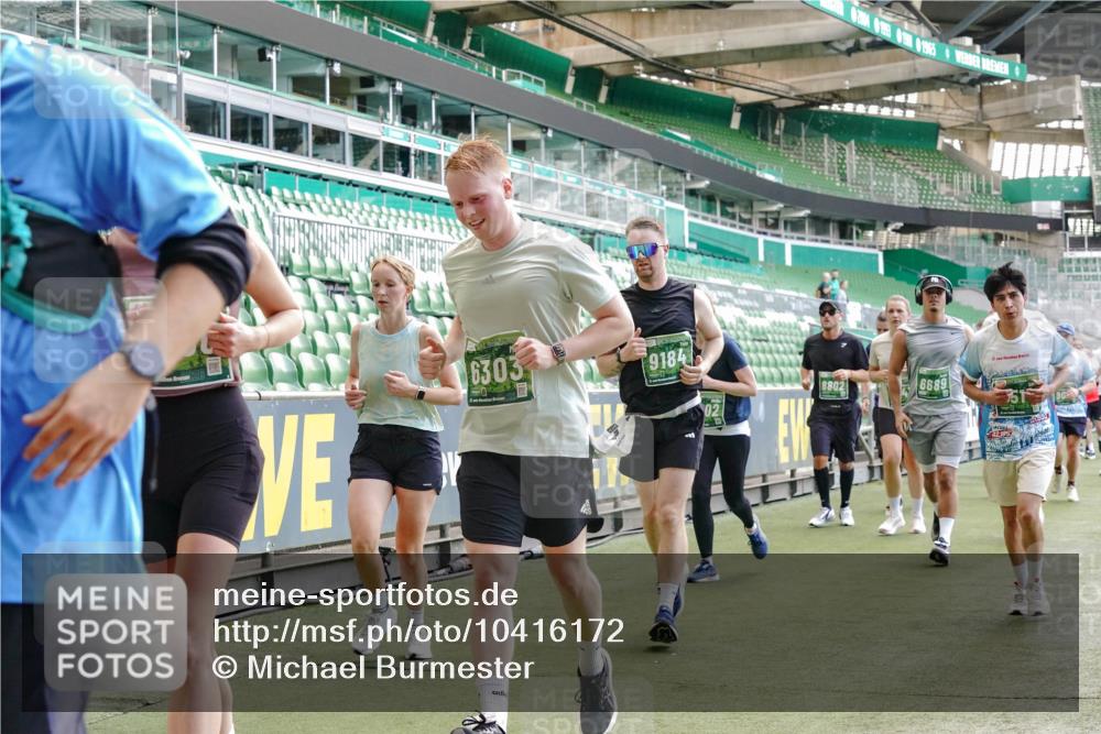 13.09.2026 - 21. swb-Marathon Bremen Michael Burmester http://msf.ph/oto/10416172 13.09.2026 13:19:39 Laufen im Stadion 333, 464, 486, 512, 546, 921, 938, 1066, 1129, 1156, 1409, 1431, 1446, 1506, 1697, 1756, 1765, 1815, 1916, 2010, 2028, 2064, 2123, 2137, 2224, 2240, 2294, 2315, 2349, 2453, 2501, 2533, 2557, 2563, 2614, 2622, 2626, 2689, 2694, 2695, 2702, 2703, 2722, 2756, 2786, 2843, 2845, 2857, 2879, 2944, 2983, 2999, 3017, 3018, 3031, 3035, 3037, 3046, 3059, 3072, 3096, 3100, 3116, 3139, 3189, 3198, 3243, 3263, 3264, 3285, 3287, 3310, 3315, 3619, 3740, 3879, 4478 meine-sportfotos.de