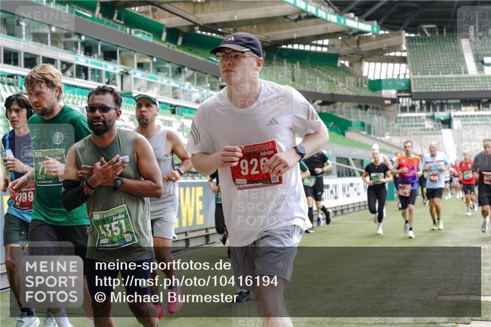 13.09.2026 - 21. swb-Marathon Bremen Michael Burmester http://msf.ph/oto/10416194 13.09.2026 12:58:17 Laufen im Stadion 141, 148, 226, 334, 511, 672, 776, 789, 790, 857, 909, 972, 1010, 1119, 1191, 1199, 1254, 1281, 1535, 1642, 1647, 1752, 1809, 1881, 1900, 1931, 1933, 2046, 2051, 2075, 2324, 2343, 2367, 2371, 2397, 2402, 2423, 2425, 2493, 2577, 2640, 2771, 2807, 2885, 2903, 2904, 2979, 3021, 3051, 3078, 3098, 3120, 3138, 3148, 3182, 3186, 3233, 3319, 3338, 3435, 3450, 3514, 3534, 3560, 3634, 3655, 3685, 3690, 3695, 3760, 3866, 3933, 3934, 3939, 4101, 4316, 4319, 205 meine-sportfotos.de