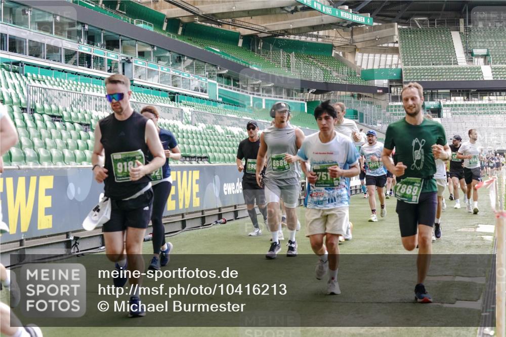 13.09.2026 - 21. swb-Marathon Bremen Michael Burmester http://msf.ph/oto/10416213 13.09.2026 13:19:39 Laufen im Stadion 333, 464, 486, 512, 546, 921, 938, 1066, 1129, 1156, 1409, 1431, 1446, 1506, 1697, 1756, 1765, 1815, 1916, 2010, 2028, 2064, 2123, 2137, 2224, 2240, 2294, 2315, 2349, 2453, 2501, 2533, 2557, 2563, 2614, 2622, 2626, 2689, 2694, 2695, 2702, 2703, 2722, 2756, 2786, 2843, 2845, 2857, 2879, 2944, 2983, 2999, 3017, 3018, 3031, 3035, 3037, 3046, 3059, 3072, 3096, 3100, 3116, 3139, 3189, 3198, 3243, 3263, 3264, 3285, 3287, 3310, 3315, 3619, 3740, 3879, 4478 meine-sportfotos.de