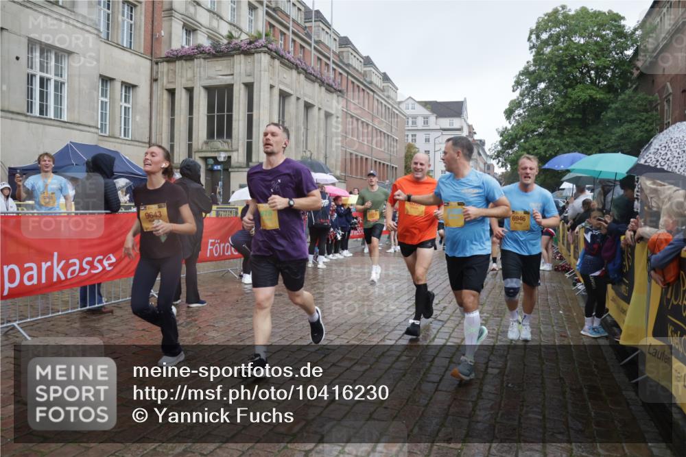 13.09.2026 - Kiel Lauf Yannick Fuchs http://msf.ph/oto/10416230 13.09.2026 10:48:12 Ziel 960, 1595, 1644, 2001, 2097, 2253, 2712, 3012, 3014, 3738, 4553, 4720, 4736, 4896, 5447, 6000, 6760, 7212, 7326, 7668, 8553, 8737, 9972, 10234, 10265, 10672, 10933, 11098, 11104, 11349, 11383, 11596, 11718, 335, 596, 696, 708, 995, 1059, 1273, 1586, 2625, 3682, 3715, 4096, 4425, 4583, 4713, 5240, 5747, 5787, 6036, 6384, 6418, 6507, 6778, 6904, 6946, 6949, 6967, 6978, 7001, 7104, 7668, 8387, 9076, 9915, 10634, 10651, 11705, 11724, 12593, 199, 473, 854, 1161, 1322, 1564 meine-sportfotos.de
