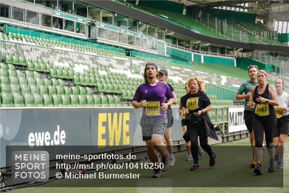 13.09.2026 - 21. swb-Marathon Bremen Michael Burmester http://msf.ph/oto/10416250 13.09.2026 10:42:06 Laufen im Stadion 10148, 10155, 10163, 10247, 10303, 10313, 10330, 10354, 10361, 10362, 10395, 10396, 10399, 10414, 10419, 10422, 10461, 10462, 10483, 10490, 10491, 10519, 10527, 10545, 10546, 10547, 10557, 10586, 10611, 10644, 10665, 10694, 10705, 10706, 10719, 10722, 10752, 10766, 10768, 10773, 10776, 10784, 10804, 10805, 10854, 10859, 10880, 10889, 10909, 10963, 10977, 11026, 11027, 11041, 11043, 11048, 11078, 11084, 11085, 11090, 11097, 11098, 11140, 11173, 11192 meine-sportfotos.de