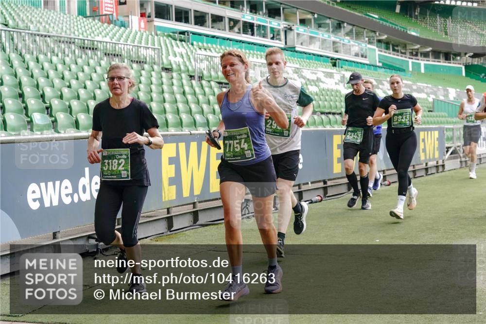 13.09.2026 - 21. swb-Marathon Bremen Michael Burmester http://msf.ph/oto/10416263 13.09.2026 12:58:20 Laufen im Stadion 141, 148, 191, 226, 334, 511, 672, 776, 789, 790, 857, 909, 972, 1010, 1119, 1191, 1199, 1254, 1281, 1535, 1642, 1647, 1752, 1809, 1881, 1900, 1931, 1933, 2046, 2051, 2075, 2210, 2324, 2343, 2367, 2371, 2397, 2402, 2423, 2425, 2493, 2577, 2640, 2771, 2807, 2827, 2885, 2903, 2904, 2979, 3021, 3051, 3078, 3098, 3120, 3138, 3148, 3182, 3186, 3233, 3319, 3338, 3435, 3450, 3514, 3534, 3560, 3634, 3655, 3685, 3690, 3695, 3760, 3866, 3933, 3934, 3939, 4101, 4316, 4319, 205 meine-sportfotos.de