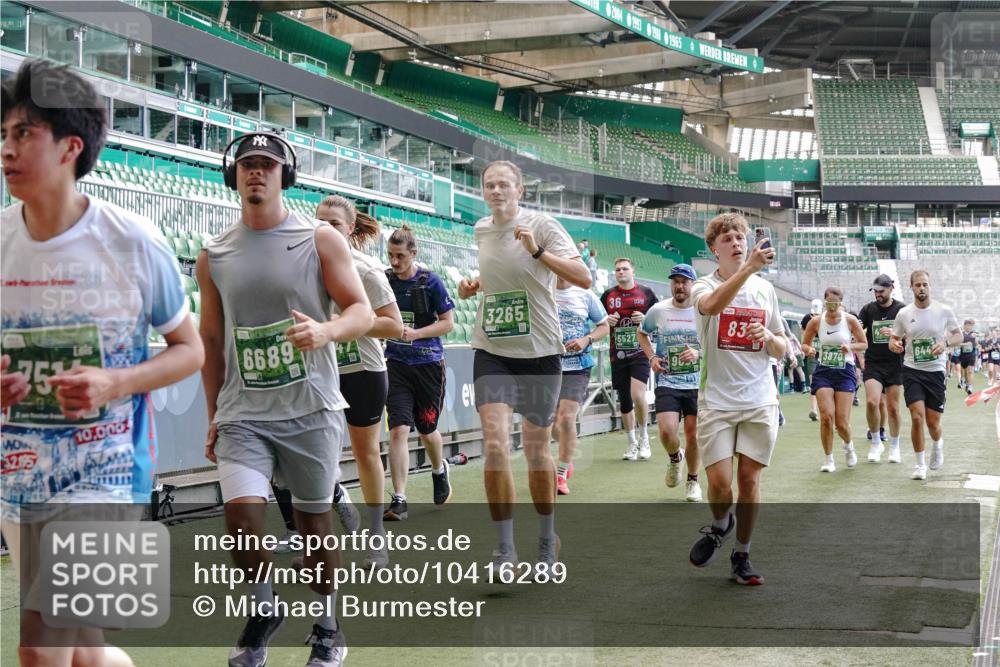 13.09.2026 - 21. swb-Marathon Bremen Michael Burmester http://msf.ph/oto/10416289 13.09.2026 13:19:42 Laufen im Stadion 333, 464, 486, 512, 546, 921, 938, 1066, 1129, 1156, 1409, 1431, 1446, 1506, 1697, 1756, 1765, 1815, 1916, 2010, 2028, 2064, 2123, 2137, 2224, 2240, 2294, 2315, 2349, 2453, 2501, 2533, 2557, 2563, 2614, 2622, 2626, 2689, 2694, 2695, 2702, 2703, 2722, 2756, 2786, 2843, 2845, 2857, 2879, 2944, 2983, 2999, 3017, 3018, 3031, 3035, 3036, 3037, 3046, 3059, 3072, 3096, 3100, 3116, 3139, 3189, 3198, 3243, 3263, 3264, 3285, 3287, 3310, 3315, 3619, 3879, 4478 meine-sportfotos.de