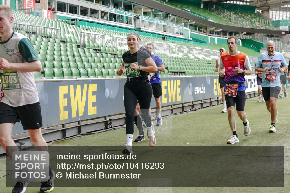 13.09.2026 - 21. swb-Marathon Bremen Michael Burmester http://msf.ph/oto/10416293 13.09.2026 12:58:21 Laufen im Stadion 141, 148, 191, 226, 334, 511, 672, 776, 789, 790, 909, 972, 1010, 1119, 1191, 1199, 1254, 1281, 1535, 1642, 1647, 1752, 1809, 1881, 1900, 1931, 1933, 2046, 2051, 2075, 2210, 2324, 2343, 2367, 2371, 2397, 2402, 2423, 2425, 2493, 2577, 2640, 2771, 2807, 2827, 2885, 2903, 2904, 2979, 3021, 3051, 3078, 3098, 3120, 3138, 3148, 3182, 3186, 3233, 3319, 3338, 3435, 3450, 3514, 3534, 3560, 3634, 3655, 3685, 3690, 3695, 3760, 3866, 3933, 3934, 3939, 4101, 4316, 4319, 205 meine-sportfotos.de