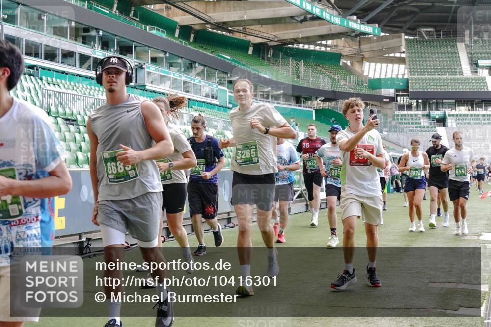 13.09.2026 - 21. swb-Marathon Bremen Michael Burmester http://msf.ph/oto/10416301 13.09.2026 13:19:42 Laufen im Stadion 333, 464, 486, 512, 546, 921, 938, 1066, 1129, 1156, 1409, 1431, 1446, 1506, 1697, 1756, 1765, 1815, 1916, 2010, 2028, 2064, 2123, 2137, 2224, 2240, 2294, 2315, 2349, 2453, 2501, 2533, 2557, 2563, 2614, 2622, 2626, 2689, 2694, 2695, 2702, 2703, 2722, 2756, 2786, 2843, 2845, 2857, 2879, 2944, 2983, 2999, 3017, 3018, 3031, 3035, 3036, 3037, 3046, 3059, 3072, 3096, 3100, 3116, 3139, 3189, 3198, 3243, 3263, 3264, 3285, 3287, 3310, 3315, 3619, 3879, 4478 meine-sportfotos.de