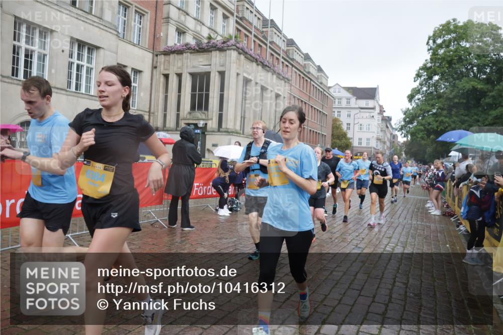 13.09.2026 - Kiel Lauf Yannick Fuchs http://msf.ph/oto/10416312 13.09.2026 10:48:16 Ziel 199, 960, 1595, 1644, 2001, 2097, 2253, 2712, 3738, 4553, 4720, 4736, 4896, 5116, 5447, 6000, 6760, 7212, 7326, 8553, 8737, 9972, 10234, 10265, 10672, 11005, 11104, 11349, 11383, 11718, 12263, 596, 696, 708, 995, 1059, 1273, 1586, 2625, 2712, 3012, 3014, 3682, 3715, 4425, 4583, 4713, 4720, 5240, 5747, 6036, 6384, 6418, 6507, 6778, 6904, 6967, 7001, 7104, 7212, 7668, 8387, 8737, 9076, 9915, 10634, 10651, 11705, 11724, 12593, 473, 854, 1161, 1322, 1564 meine-sportfotos.de