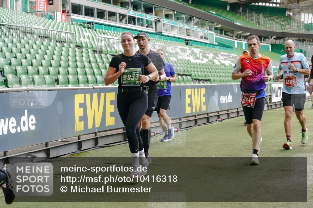 13.09.2026 - 21. swb-Marathon Bremen Michael Burmester http://msf.ph/oto/10416318 13.09.2026 12:58:21 Laufen im Stadion 141, 148, 191, 226, 334, 511, 672, 776, 789, 790, 909, 972, 1010, 1119, 1191, 1199, 1254, 1281, 1535, 1642, 1647, 1752, 1809, 1881, 1900, 1931, 1933, 2046, 2051, 2075, 2210, 2324, 2343, 2367, 2371, 2397, 2402, 2423, 2425, 2493, 2577, 2640, 2771, 2807, 2827, 2885, 2903, 2904, 2979, 3021, 3051, 3078, 3098, 3120, 3138, 3148, 3182, 3186, 3233, 3319, 3338, 3435, 3450, 3514, 3534, 3560, 3634, 3655, 3685, 3690, 3695, 3760, 3866, 3933, 3934, 3939, 4101, 4316, 4319, 205 meine-sportfotos.de