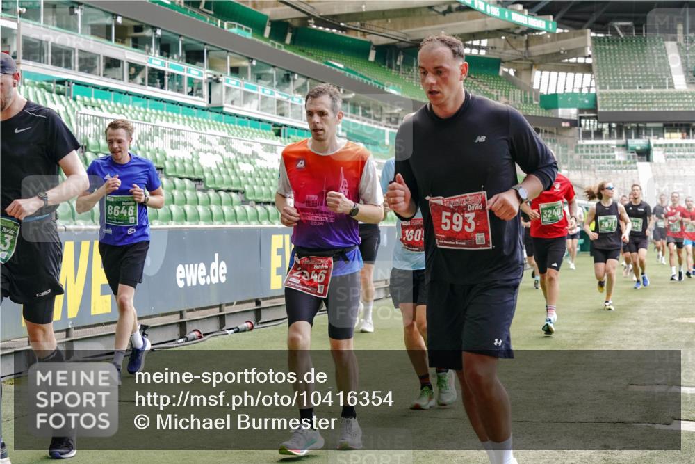13.09.2026 - 21. swb-Marathon Bremen Michael Burmester http://msf.ph/oto/10416354 13.09.2026 12:58:22 Laufen im Stadion 141, 148, 191, 226, 334, 511, 672, 776, 789, 790, 909, 972, 1010, 1119, 1191, 1199, 1254, 1281, 1535, 1642, 1647, 1752, 1809, 1881, 1900, 1931, 1933, 2046, 2051, 2075, 2210, 2324, 2343, 2367, 2371, 2397, 2402, 2423, 2425, 2493, 2577, 2640, 2771, 2807, 2827, 2885, 2903, 2904, 2979, 3021, 3051, 3078, 3098, 3120, 3138, 3148, 3182, 3186, 3233, 3319, 3338, 3435, 3450, 3514, 3534, 3560, 3634, 3655, 3685, 3690, 3695, 3760, 3866, 3933, 3934, 3939, 4101, 4316, 4319, 205 meine-sportfotos.de