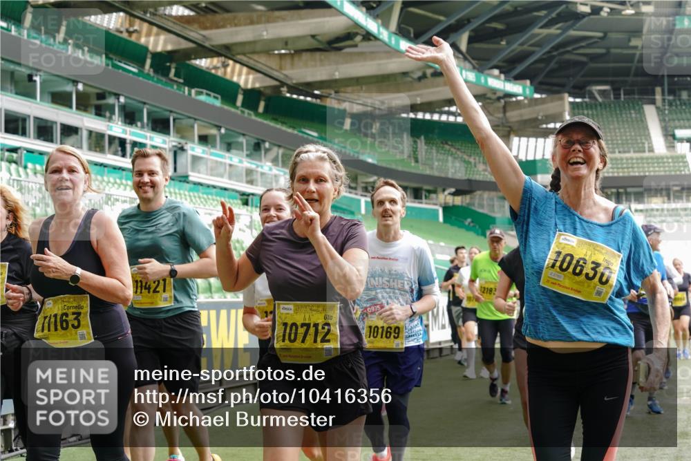 13.09.2026 - 21. swb-Marathon Bremen Michael Burmester http://msf.ph/oto/10416356 13.09.2026 10:42:10 Laufen im Stadion 10148, 10155, 10163, 10247, 10303, 10313, 10330, 10354, 10361, 10362, 10395, 10396, 10399, 10414, 10419, 10422, 10461, 10462, 10483, 10490, 10491, 10519, 10527, 10545, 10546, 10547, 10557, 10586, 10611, 10644, 10665, 10694, 10705, 10706, 10719, 10722, 10752, 10766, 10768, 10773, 10776, 10784, 10804, 10805, 10854, 10859, 10880, 10889, 10909, 10963, 10977, 11026, 11027, 11041, 11043, 11048, 11078, 11084, 11085, 11090, 11097, 11098, 11140, 11173, 11192 meine-sportfotos.de