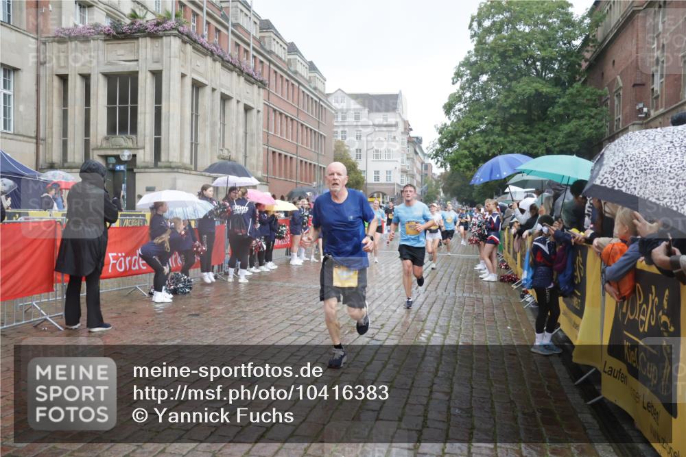 13.09.2026 - Kiel Lauf Yannick Fuchs http://msf.ph/oto/10416383 13.09.2026 10:48:19 Ziel 199, 960, 1564, 1644, 1818, 2001, 2097, 2253, 3402, 3738, 4511, 4553, 4736, 5116, 5447, 5546, 6000, 6760, 6935, 7326, 8083, 8553, 9561, 9972, 10234, 10265, 10672, 10820, 11005, 11104, 11349, 11383, 12263, 596, 696, 708, 960, 995, 1059, 1273, 1586, 1595, 2625, 2712, 3012, 3014, 3682, 3715, 4425, 4583, 4713, 4720, 4896, 5240, 5747, 6418, 6507, 6778, 6904, 6967, 7001, 7104, 7212, 7668, 8387, 8737, 9076, 9915, 10634, 11705, 473, 854, 1161, 1322 meine-sportfotos.de