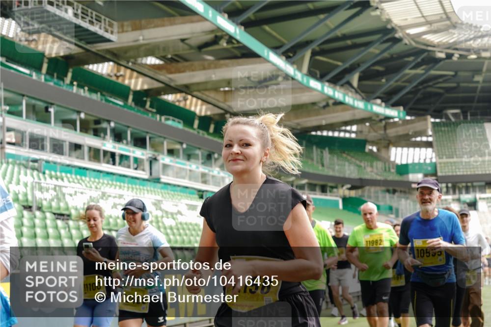 13.09.2026 - 21. swb-Marathon Bremen Michael Burmester http://msf.ph/oto/10416435 13.09.2026 10:42:12 Laufen im Stadion 10148, 10155, 10163, 10247, 10303, 10313, 10330, 10354, 10361, 10362, 10395, 10396, 10399, 10414, 10419, 10422, 10461, 10462, 10483, 10490, 10491, 10519, 10527, 10545, 10546, 10547, 10557, 10572, 10586, 10611, 10644, 10665, 10694, 10705, 10706, 10719, 10722, 10752, 10766, 10768, 10773, 10776, 10784, 10804, 10805, 10854, 10859, 10880, 10889, 10909, 10963, 10977, 11026, 11027, 11041, 11043, 11048, 11078, 11084, 11085, 11090, 11097, 11098, 11140, 11173, 11192 meine-sportfotos.de