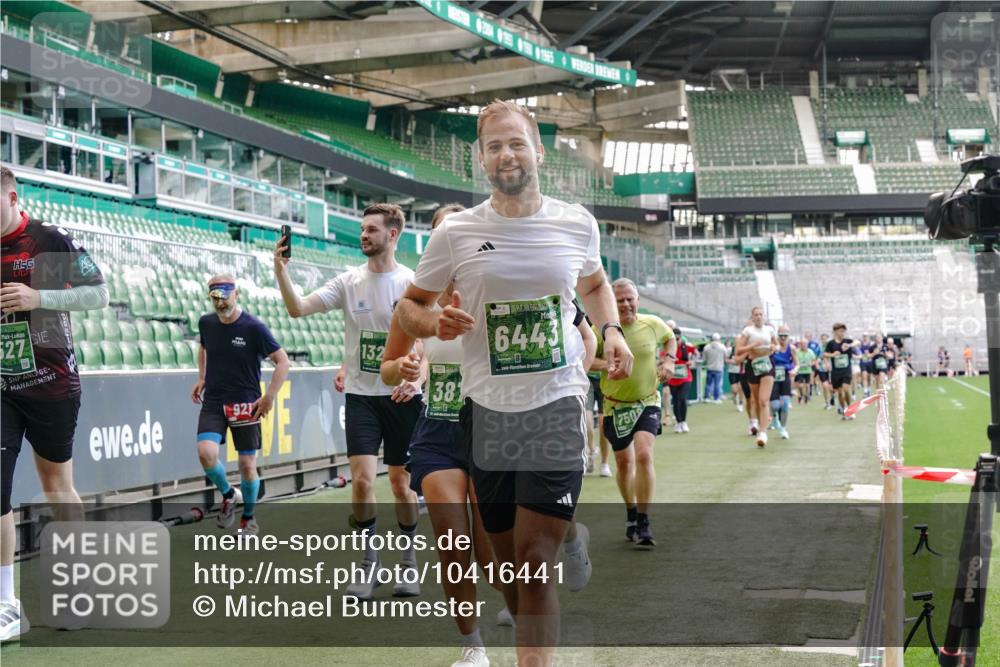 13.09.2026 - 21. swb-Marathon Bremen Michael Burmester http://msf.ph/oto/10416441 13.09.2026 13:19:46 Laufen im Stadion 333, 464, 486, 512, 546, 921, 938, 1066, 1129, 1156, 1409, 1431, 1446, 1506, 1697, 1756, 1765, 1815, 1916, 2010, 2028, 2064, 2137, 2224, 2240, 2294, 2315, 2349, 2453, 2501, 2533, 2557, 2563, 2622, 2626, 2689, 2694, 2695, 2702, 2703, 2722, 2756, 2786, 2843, 2845, 2857, 2879, 2944, 2983, 2999, 3017, 3018, 3031, 3035, 3036, 3037, 3046, 3059, 3072, 3096, 3100, 3116, 3139, 3189, 3198, 3243, 3263, 3264, 3285, 3287, 3310, 3315, 3619, 3879, 4478 meine-sportfotos.de