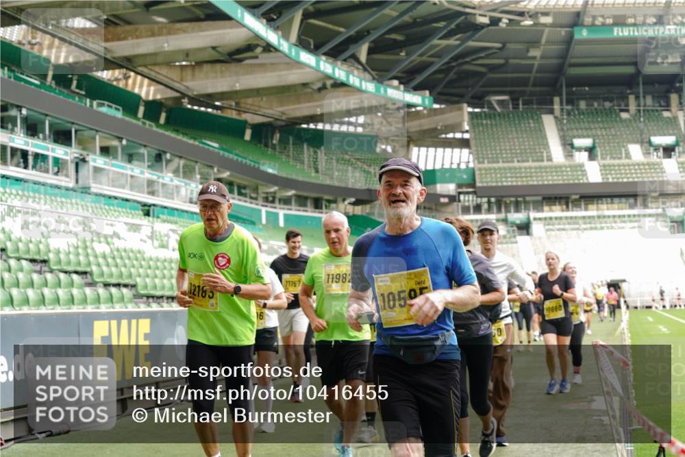 13.09.2026 - 21. swb-Marathon Bremen Michael Burmester http://msf.ph/oto/10416455 13.09.2026 10:42:13 Laufen im Stadion 10148, 10155, 10163, 10247, 10303, 10313, 10330, 10361, 10362, 10395, 10396, 10399, 10414, 10419, 10422, 10461, 10462, 10483, 10490, 10491, 10519, 10527, 10545, 10546, 10547, 10557, 10572, 10586, 10611, 10644, 10665, 10694, 10705, 10706, 10719, 10722, 10752, 10766, 10768, 10773, 10776, 10784, 10804, 10805, 10854, 10859, 10880, 10889, 10909, 10963, 10977, 11026, 11027, 11041, 11043, 11048, 11078, 11084, 11085, 11090, 11097, 11098, 11140, 11173, 11192 meine-sportfotos.de