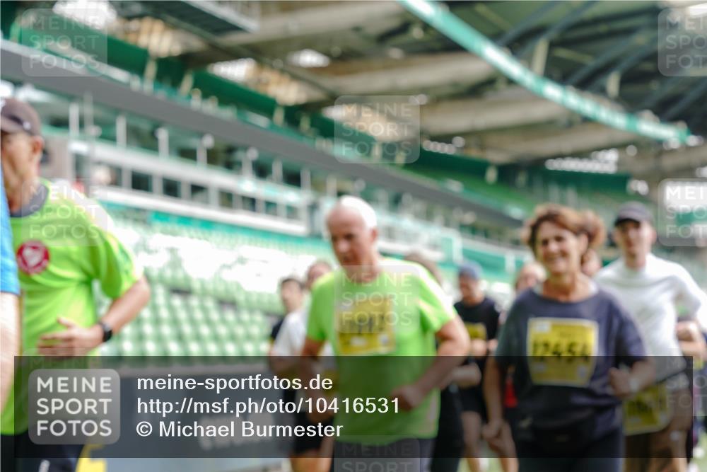 13.09.2026 - 21. swb-Marathon Bremen Michael Burmester http://msf.ph/oto/10416531 13.09.2026 10:42:15 Laufen im Stadion 10148, 10155, 10163, 10247, 10303, 10313, 10330, 10361, 10362, 10395, 10396, 10399, 10414, 10419, 10422, 10461, 10462, 10483, 10490, 10491, 10519, 10527, 10546, 10547, 10557, 10572, 10586, 10644, 10665, 10705, 10706, 10719, 10722, 10752, 10766, 10768, 10773, 10776, 10784, 10804, 10805, 10854, 10859, 10880, 10889, 10909, 10963, 10977, 11026, 11027, 11041, 11043, 11048, 11078, 11084, 11085, 11090, 11097, 11098, 11140, 11173, 11192 meine-sportfotos.de