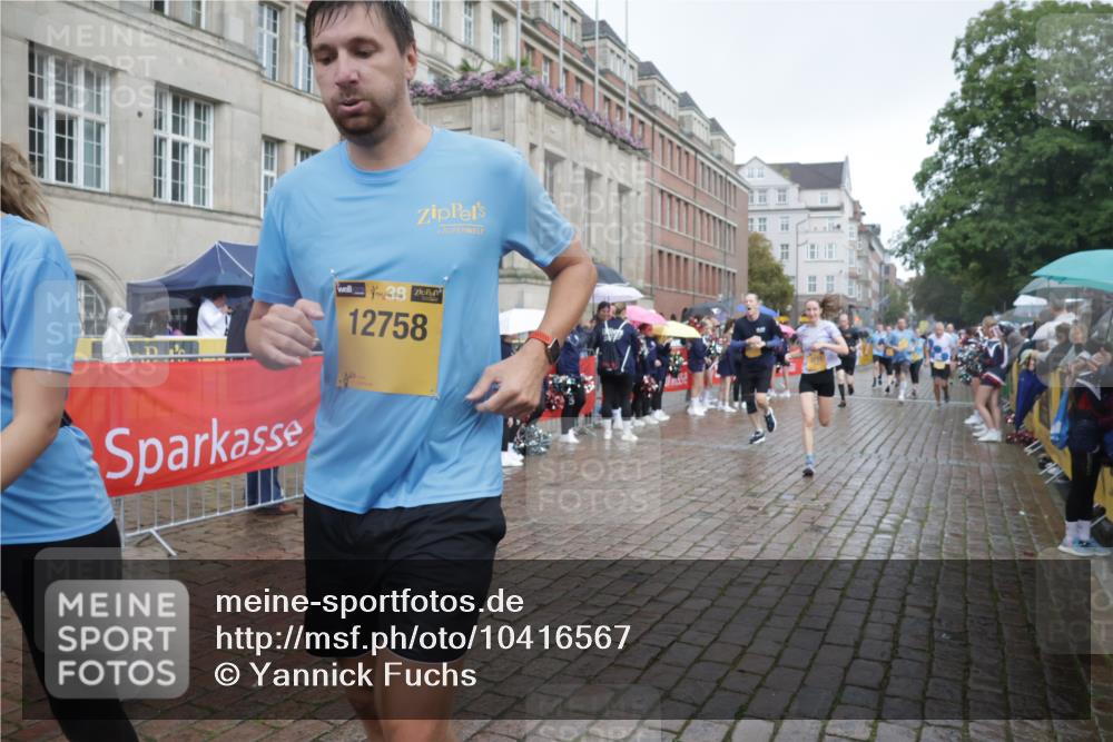 13.09.2026 - Kiel Lauf Yannick Fuchs http://msf.ph/oto/10416567 13.09.2026 10:48:28 Ziel 199, 473, 854, 1161, 1322, 1564, 1763, 1818, 2011, 2042, 2649, 2956, 3031, 3272, 3402, 3773, 4511, 4753, 5116, 5546, 5655, 6629, 6935, 7313, 7435, 7724, 8083, 8349, 9561, 10820, 10979, 11005, 11304, 12263, 596, 696, 960, 995, 1273, 1586, 1595, 1644, 2001, 2097, 2253, 2625, 2712, 3012, 3014, 3715, 3738, 4553, 4713, 4720, 4736, 4896, 5447, 6000, 6418, 6507, 6760, 7104, 7212, 7326, 7668, 8553, 8737, 9915, 9972, 10234, 10265, 10634, 10672, 11005, 11349, 11383, 727 meine-sportfotos.de