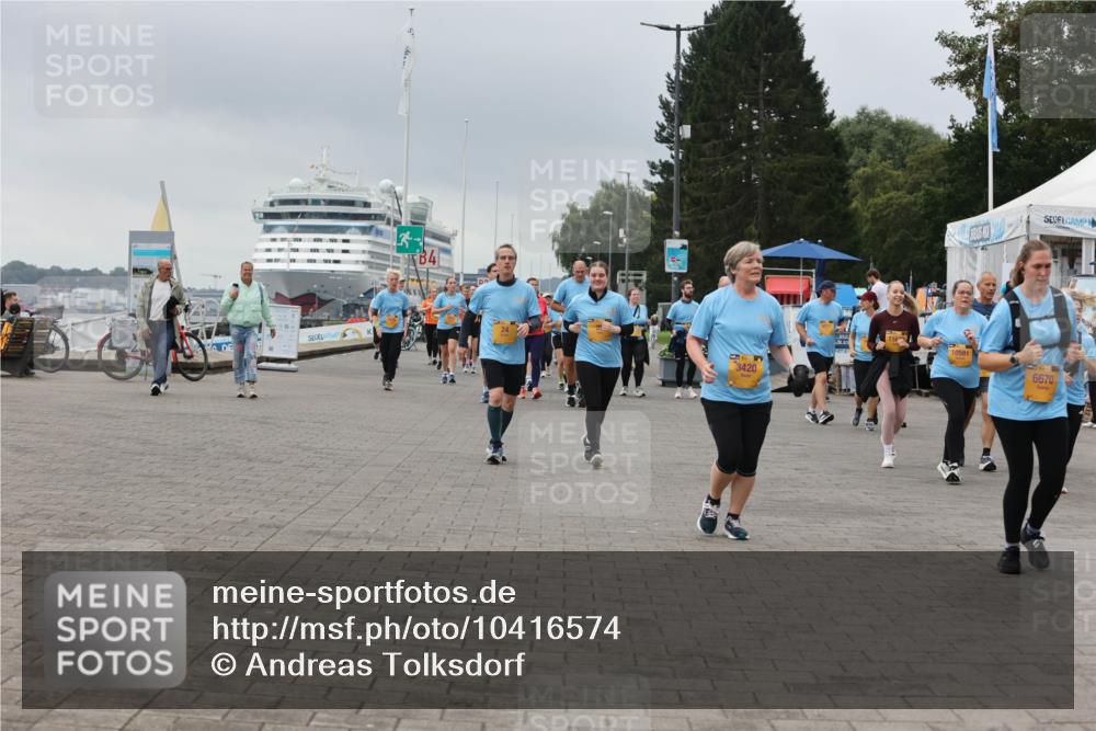 13.09.2026 - Kiel Lauf Andreas Tolksdorf http://msf.ph/oto/10416574 13.09.2026 10:07:22 Kiellinie 3420, 10581, 6670 meine-sportfotos.de