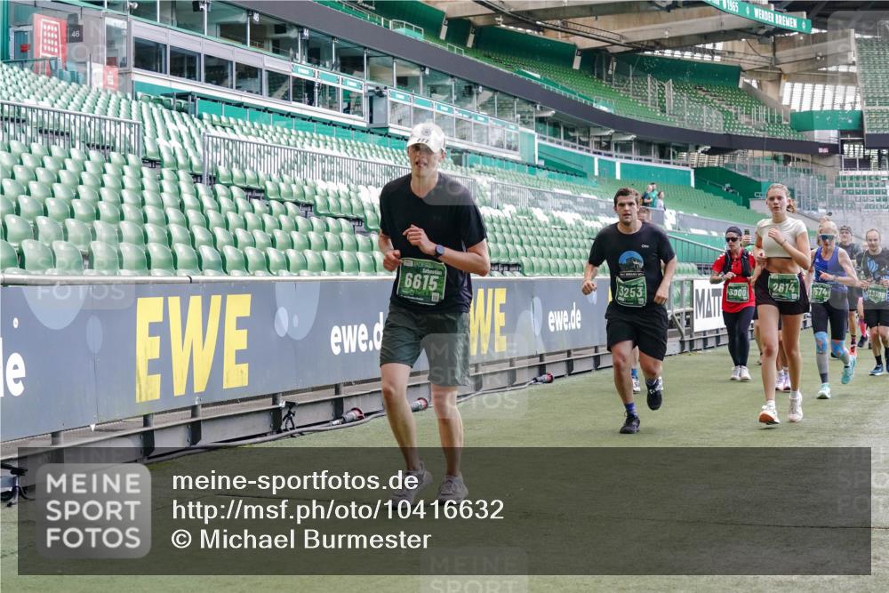 13.09.2026 - 21. swb-Marathon Bremen Michael Burmester http://msf.ph/oto/10416632 13.09.2026 13:19:51 Laufen im Stadion 333, 464, 486, 512, 704, 921, 938, 1066, 1129, 1156, 1409, 1431, 1446, 1506, 1697, 1756, 1765, 1815, 1916, 2010, 2028, 2064, 2137, 2224, 2240, 2294, 2315, 2349, 2417, 2453, 2501, 2533, 2557, 2563, 2622, 2626, 2689, 2694, 2695, 2702, 2703, 2722, 2756, 2786, 2843, 2845, 2879, 2886, 2944, 2983, 3017, 3018, 3031, 3035, 3036, 3037, 3046, 3059, 3072, 3096, 3116, 3139, 3189, 3198, 3243, 3263, 3264, 3285, 3287, 3310, 3315, 3619, 3879 meine-sportfotos.de