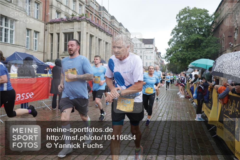 13.09.2026 - Kiel Lauf Yannick Fuchs http://msf.ph/oto/10416654 13.09.2026 10:48:33 Ziel 147, 170, 376, 472, 473, 854, 1161, 1322, 1763, 1818, 2011, 2042, 2649, 2956, 3031, 3272, 3402, 3613, 3773, 3845, 4511, 4753, 5546, 5655, 6629, 7313, 7435, 7724, 8305, 8349, 10820, 10979, 11304, 199, 596, 960, 995, 1273, 1564, 1586, 1595, 1644, 2001, 2097, 2253, 2625, 2712, 3012, 3014, 3738, 4511, 4553, 4720, 4736, 4896, 5116, 5447, 5546, 6000, 6418, 6507, 6760, 7104, 7212, 7326, 7668, 8553, 8737, 9972, 10234, 10265, 10634, 10672, 11005, 11349, 11383, 439, 727 meine-sportfotos.de