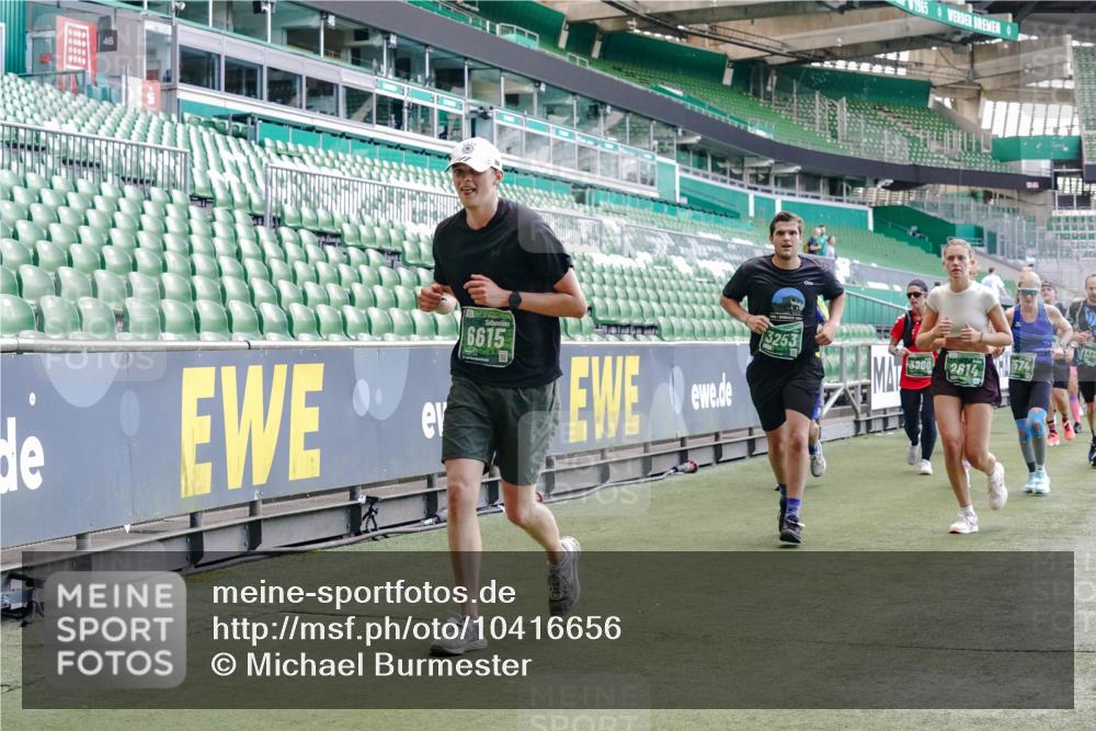 13.09.2026 - 21. swb-Marathon Bremen Michael Burmester http://msf.ph/oto/10416656 13.09.2026 13:19:52 Laufen im Stadion 333, 464, 486, 512, 704, 921, 938, 1066, 1129, 1156, 1409, 1431, 1446, 1506, 1697, 1756, 1765, 1815, 1916, 2010, 2028, 2064, 2137, 2224, 2240, 2294, 2315, 2349, 2417, 2453, 2501, 2533, 2557, 2563, 2622, 2626, 2689, 2694, 2695, 2702, 2703, 2722, 2756, 2786, 2793, 2843, 2845, 2879, 2886, 2944, 2983, 3017, 3018, 3031, 3035, 3036, 3037, 3046, 3059, 3072, 3096, 3102, 3116, 3139, 3189, 3198, 3243, 3263, 3264, 3285, 3287, 3310, 3315, 3619, 3879 meine-sportfotos.de