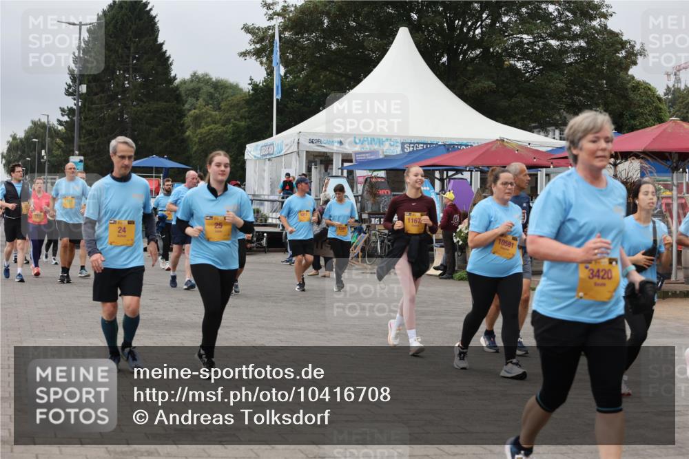 13.09.2026 - Kiel Lauf Andreas Tolksdorf http://msf.ph/oto/10416708 13.09.2026 10:07:25 Kiellinie 1167, 25, 1391, 24, 10581, 3420 meine-sportfotos.de