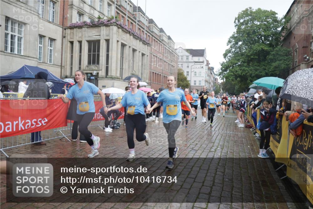 13.09.2026 - Kiel Lauf Yannick Fuchs http://msf.ph/oto/10416734 13.09.2026 10:48:37 Ziel 147, 170, 376, 418, 472, 1322, 1930, 2011, 2042, 2956, 3031, 3613, 3773, 3845, 4510, 4753, 5246, 5655, 5841, 6629, 7313, 7435, 7724, 8305, 8706, 9353, 9574, 12689, 199, 473, 854, 960, 1161, 1322, 1564, 1595, 1644, 1763, 1818, 2001, 2042, 2097, 2253, 2649, 2712, 3012, 3014, 3272, 3402, 3738, 4511, 4553, 4720, 4736, 4896, 5116, 5447, 5546, 6000, 6760, 7212, 7326, 7668, 8553, 8737, 9972, 10234, 10265, 10672, 11005, 11349, 11383, 439, 727, 3012, 3014, 10933 meine-sportfotos.de