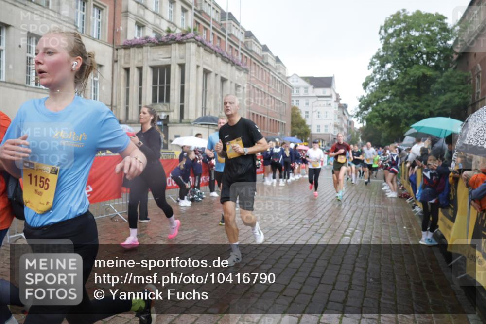 13.09.2026 - Kiel Lauf Yannick Fuchs http://msf.ph/oto/10416790 13.09.2026 10:48:39 Ziel 147, 170, 376, 418, 472, 1930, 2011, 2956, 3031, 3613, 3773, 3845, 4201, 4510, 4753, 5246, 5655, 5841, 6039, 7313, 7354, 7435, 7724, 8305, 8706, 9353, 9500, 9574, 12588, 12689, 199, 473, 854, 960, 1161, 1322, 1564, 1595, 1644, 1763, 1818, 2001, 2042, 2097, 2253, 2649, 2712, 3272, 3402, 3738, 4511, 4553, 4720, 4736, 4753, 4896, 5116, 5447, 5546, 6000, 6760, 7212, 7326, 8553, 8737, 9972, 10234, 10265, 10672, 11005, 11349, 11383, 439, 727, 3012, 3014, 10933 meine-sportfotos.de