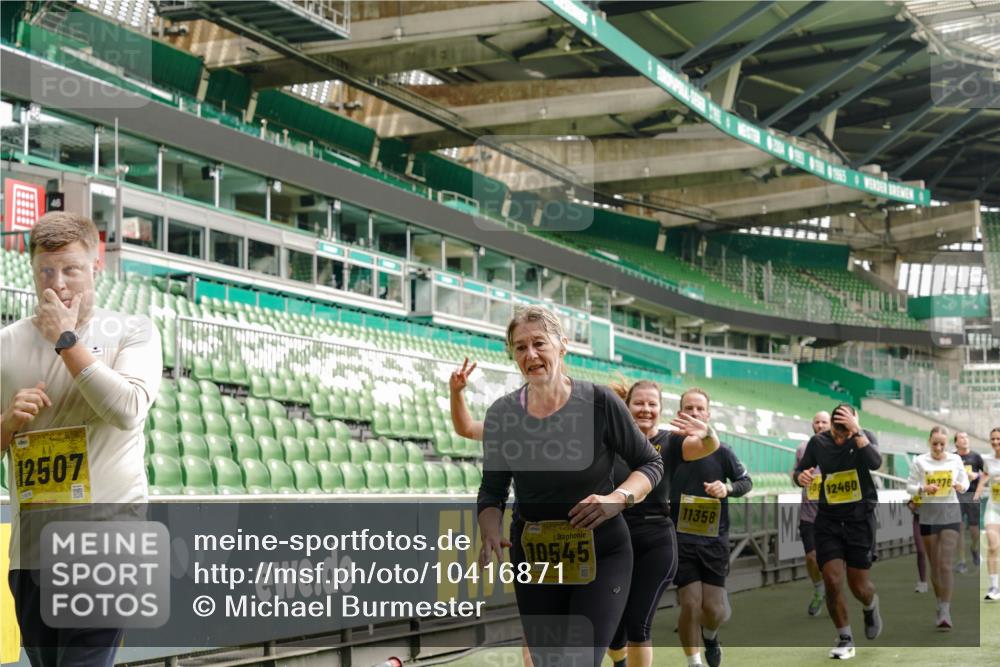 13.09.2026 - 21. swb-Marathon Bremen Michael Burmester http://msf.ph/oto/10416871 13.09.2026 10:42:23 Laufen im Stadion 10002, 10148, 10155, 10163, 10247, 10303, 10313, 10330, 10361, 10362, 10395, 10396, 10399, 10414, 10419, 10422, 10461, 10462, 10483, 10490, 10491, 10519, 10527, 10546, 10547, 10557, 10572, 10586, 10644, 10665, 10705, 10706, 10719, 10722, 10752, 10766, 10768, 10773, 10776, 10784, 10804, 10805, 10854, 10859, 10880, 10889, 10909, 10963, 10977, 11026, 11027, 11041, 11043, 11048, 11078, 11084, 11085, 11090, 11097, 11098, 11140, 11173, 11192, 11274 meine-sportfotos.de