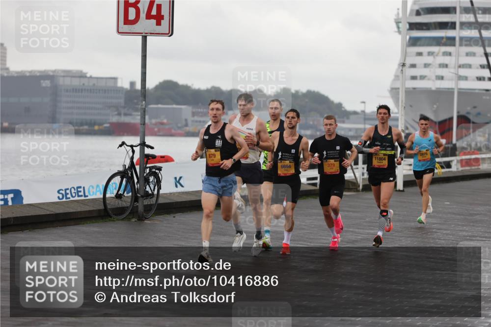 13.09.2026 - Kiel Lauf Andreas Tolksdorf http://msf.ph/oto/10416886 13.09.2026 10:55:47 Kiellinie 4, 879, 2875, 11804, 6694, 379 meine-sportfotos.de