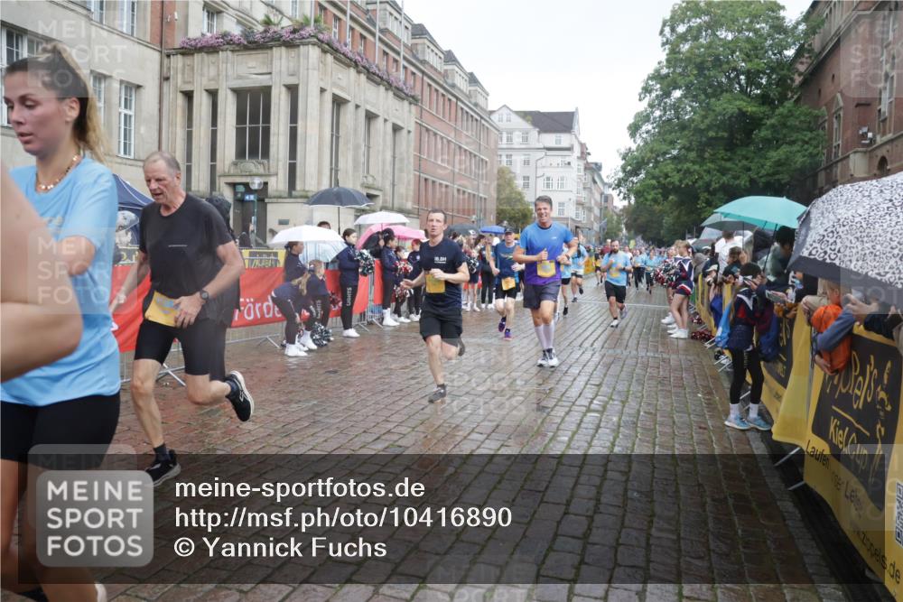 13.09.2026 - Kiel Lauf Yannick Fuchs http://msf.ph/oto/10416890 13.09.2026 10:48:48 Ziel 418, 439, 727, 1185, 1455, 1930, 2383, 3158, 3613, 3631, 3795, 3845, 3916, 4201, 4510, 5074, 5246, 5841, 6039, 6046, 6087, 6623, 6745, 7354, 7789, 8342, 8345, 8570, 8706, 8891, 9353, 9500, 9574, 10190, 10546, 11879, 12527, 12588, 12689, 147, 170, 199, 376, 472, 473, 854, 1161, 1322, 1564, 1763, 1818, 2001, 2011, 2042, 2097, 2253, 2649, 2956, 3031, 3272, 3402, 3613, 3738, 3773, 3845, 4511, 4736, 4753, 5116, 5447, 5546, 5655, 6000, 7326, 8553, 9972, 10265, 11005, 11349, 11383 meine-sportfotos.de