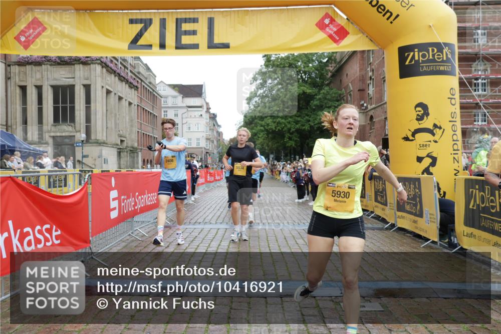 13.09.2026 - Kiel Lauf Yannick Fuchs http://msf.ph/oto/10416921 13.09.2026 09:38:05 Ziel 235, 836, 2408, 2854, 4089, 5242, 5534, 5930, 7459, 7723, 8702, 10444, 12613, 2057, 2221, 2638, 2720, 4252, 4790, 7827, 9518, 10220, 10656, 10690, 10778, 152, 1487, 1946, 2480, 2903, 3315, 6277, 11351, 2417, 5837, 7050, 8661, 10220, 10778, 12416 meine-sportfotos.de